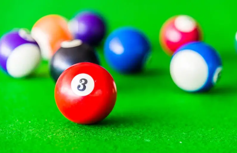 Where is the largest pool hall in the US